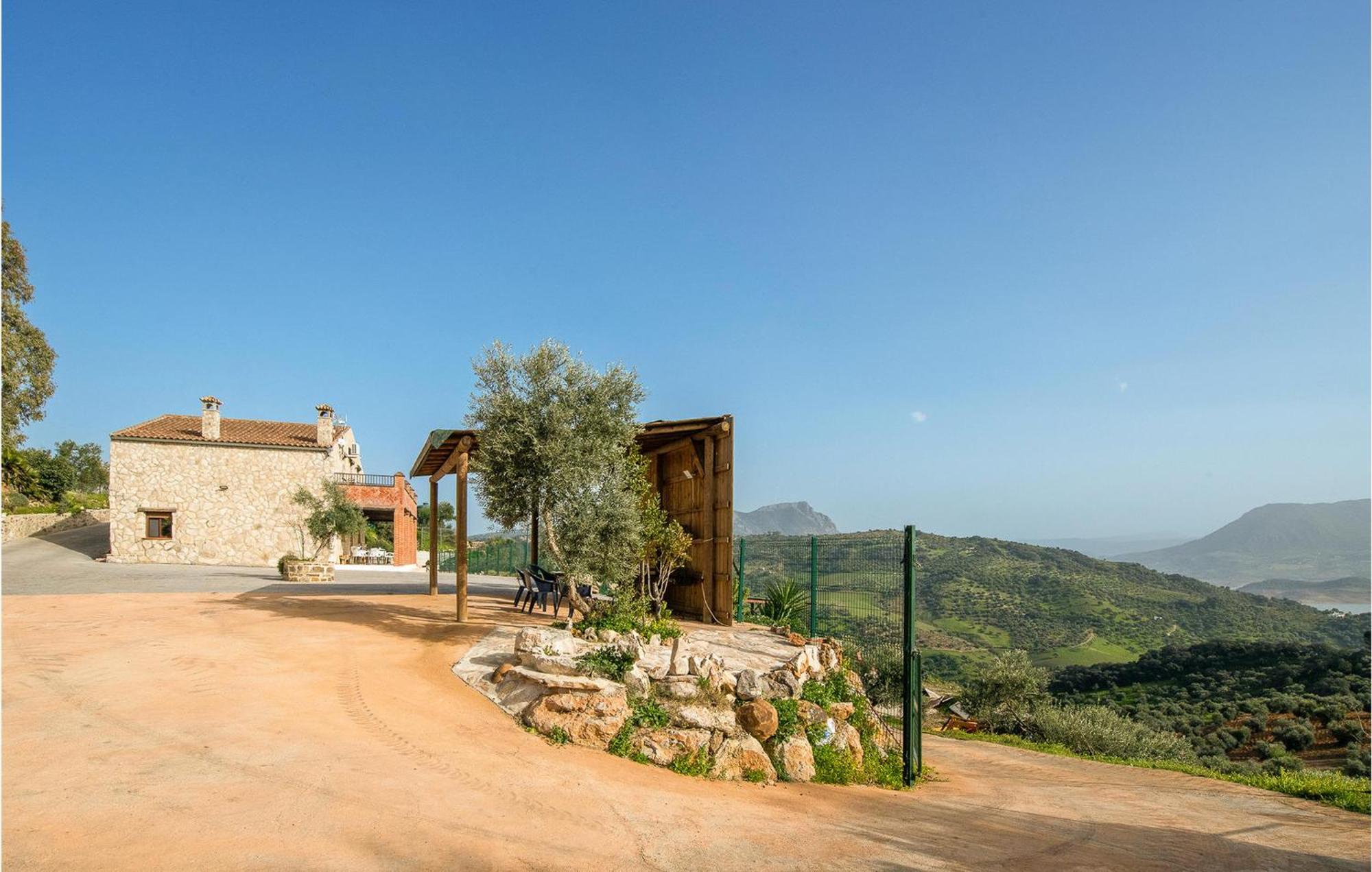 Gorgeous Home In Algodonales With Kitchen Exterior foto