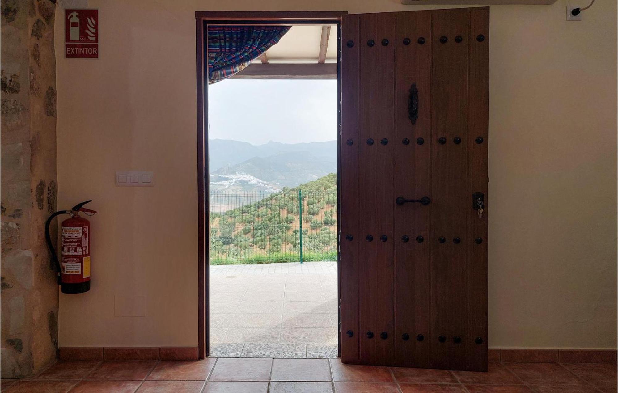 Gorgeous Home In Algodonales With Kitchen Exterior foto